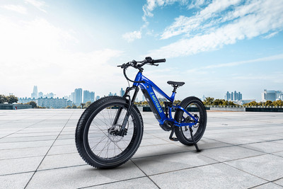 इमोटराड नाइटहॉक Front Left Quarter View