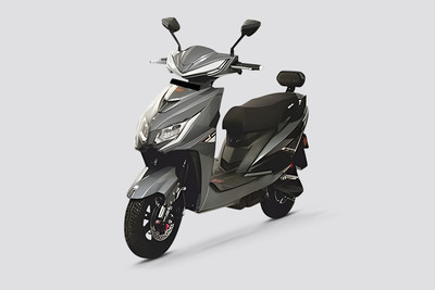 एनिग्मा जीटी 450 प्रो फ्रंट लेफ्ट क्वार्टर व्यू