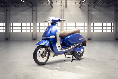 ईवियम कोमेट फ्रंट लेफ्ट क्वार्टर व्यू