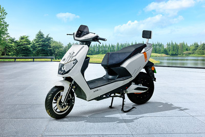 Evtric Axis Front Left Quarter View