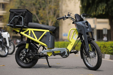 Geliose Hope Side Profile View (Right)