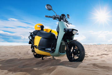 Gogoro CrossOver Right Side View