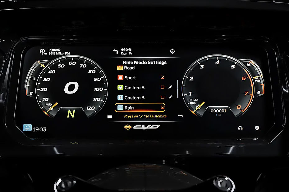 Harley-Davidson CVO Road Glide image 10