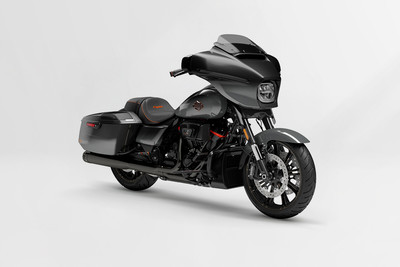 Harley-Davidson CVO Street Glide Front Right Quarter View