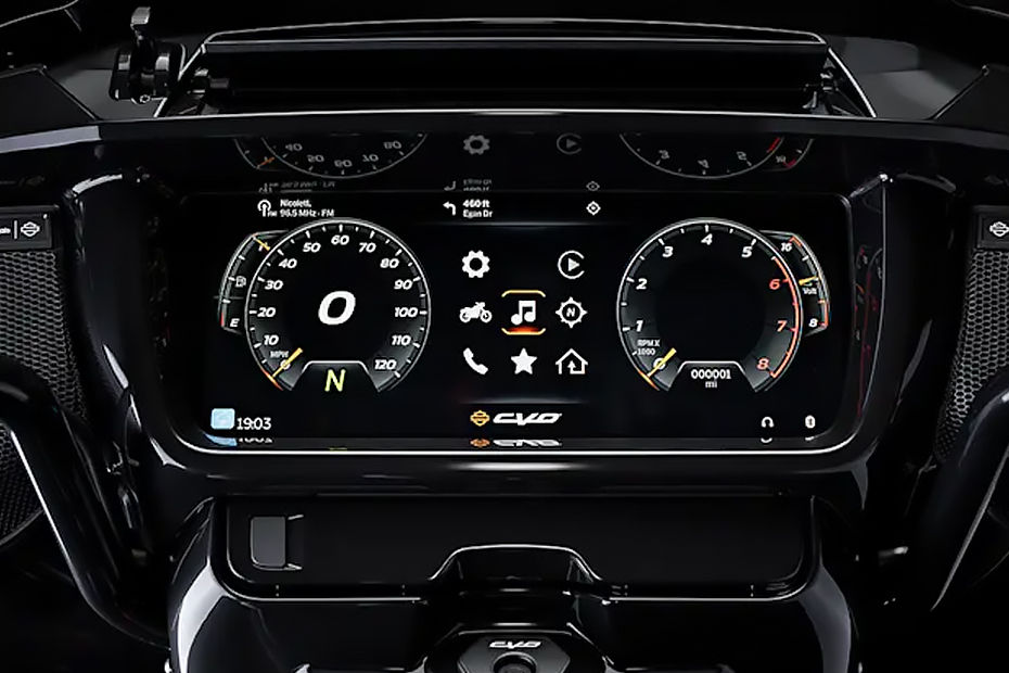 Harley-Davidson CVO Street Glide image 10