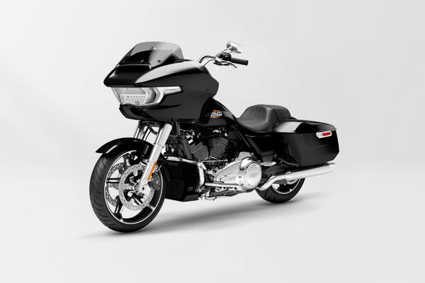 Harley-Davidson Road Glide Front Left Quarter View Harley-Davidson Road Glide Front Left Quarter View