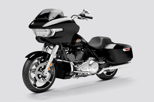 Harley-Davidson Road Glide Front Left Quarter View