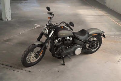 Harley Davidson Street Bob 2010 Front Left Quarter View