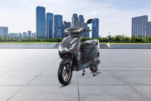 Hero Electric Atria Front Left Quarter View