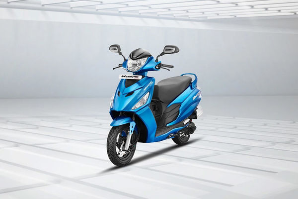Hero Maestro Edge BS4 Front Left Quarter View