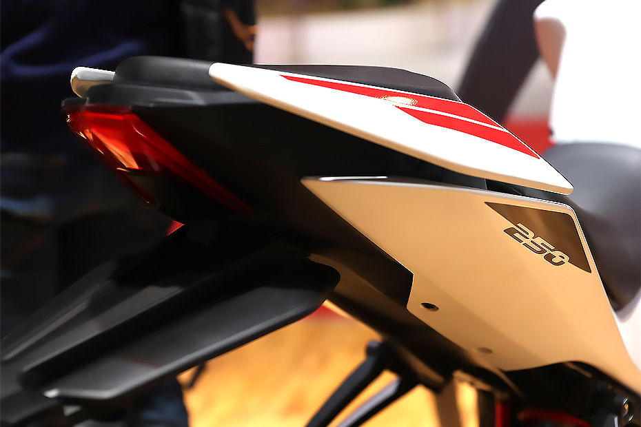 Hero Karizma XMR 250 image 7