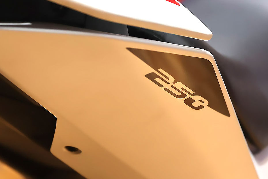 Hero Karizma XMR 250 image 9