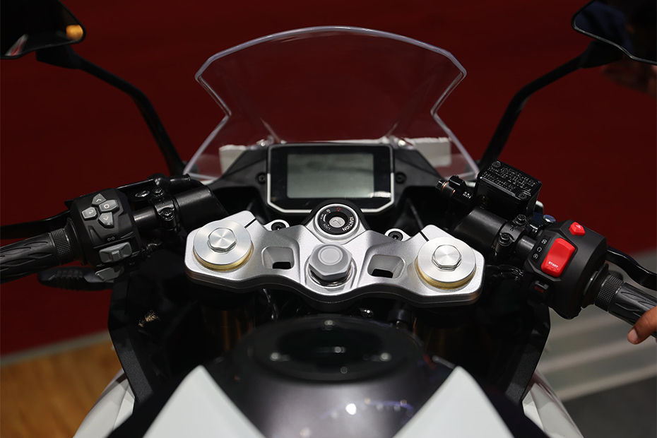 Hero Karizma XMR 250 image 4