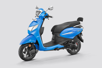 Hero Pleasure Plus Front Left Quarter View