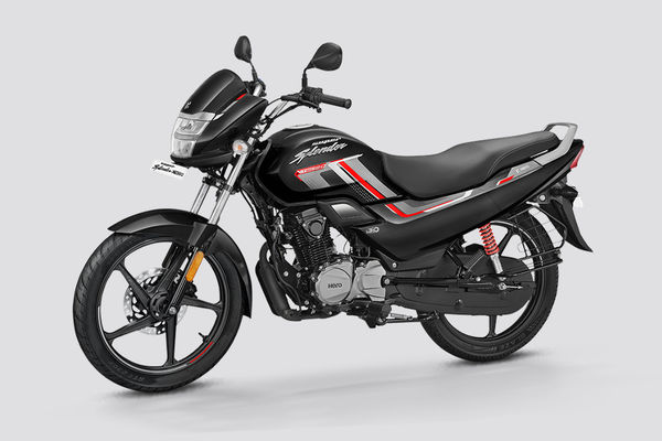 Hero Super Splendor XTEC Front Left Quarter View
