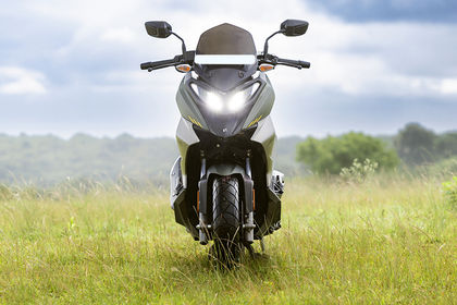 Hero Xoom 160 Front View