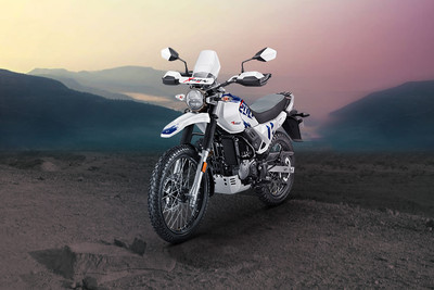 हीरो एक्सपल्स 200 4वी फ्रंट लेफ्ट क्वार्टर व्यू