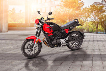 Hero XPulse 200T 4V Front Left Quarter View