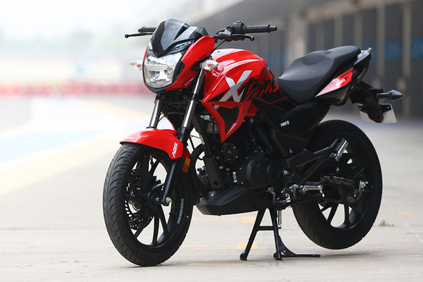 Hero Xtreme 200R 2018-2022 Front Left Quarter View