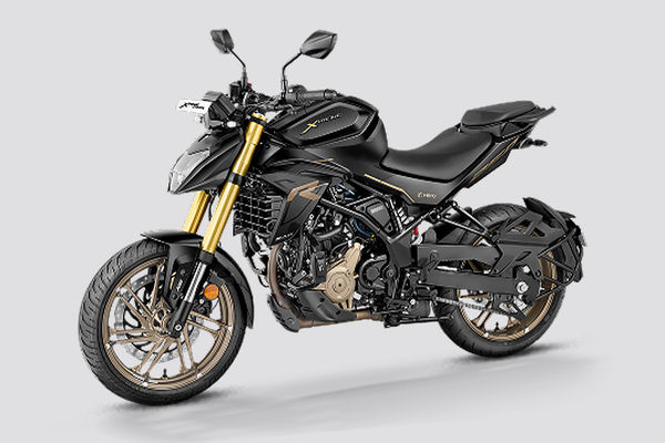 Hero Xtreme 250R Front Left Quarter View Hero Xtreme 250R Front Left Quarter View
