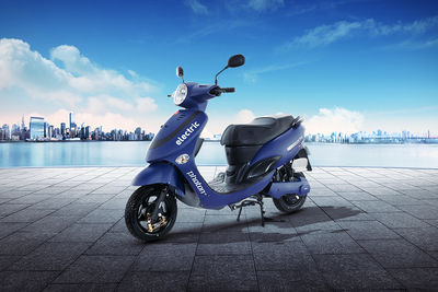 Hero Electric Photon Front Left Quarter View
