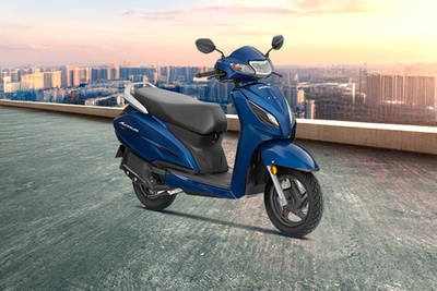 2025 Honda Activa फ्रंट राइट व्यू