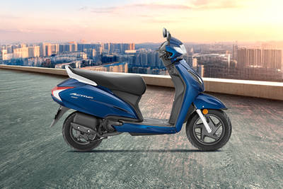 2025 Honda Activa दाईं ओर का दृश्य