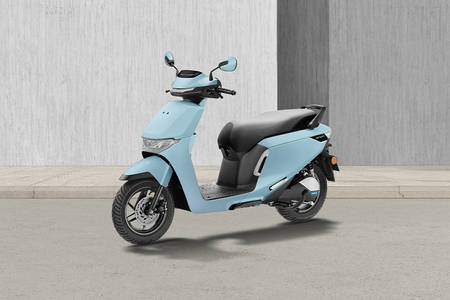 Honda Activa e Front Left View