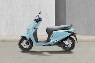 Honda Activa e बाएं ओर का दृश्य