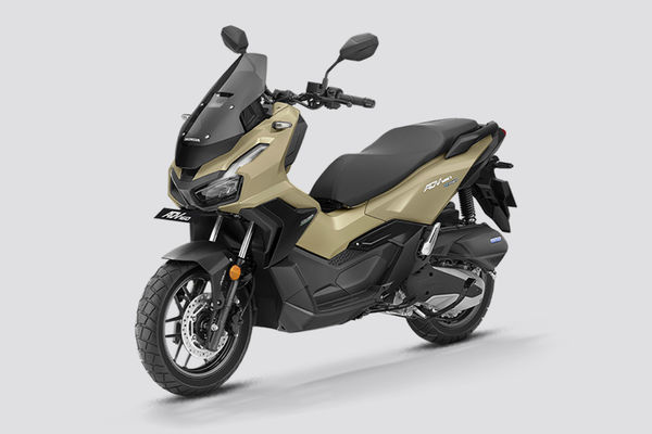 Honda ADV 160 Front Left Quarter View