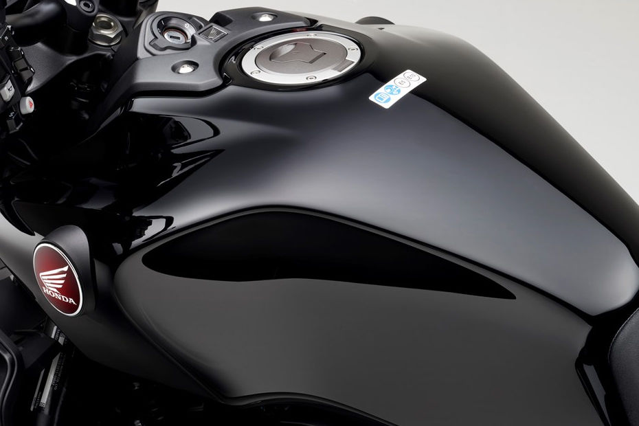 Honda CB1000R image 12