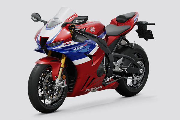 Honda CBR1000RR-R SP Front Left Quarter View