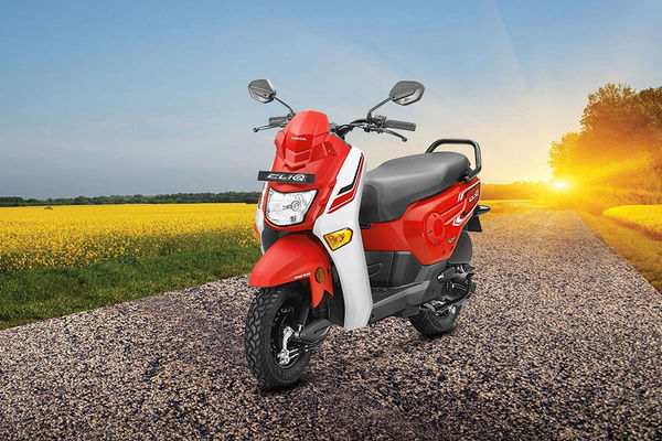 Honda CLIQ Front Left Quarter View
