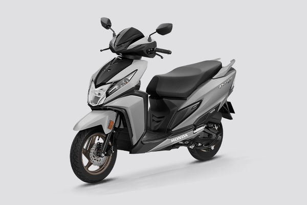 Honda Dio 125 Front Left Quarter View Honda Dio 125 Front Left Quarter View