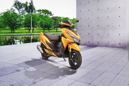 Honda Grazia BS4 Front Right View