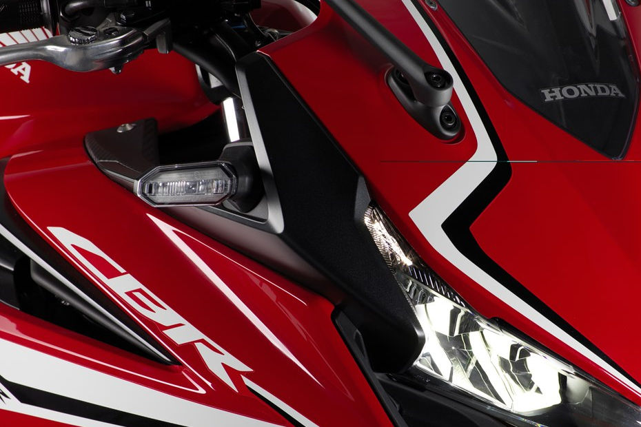 Honda CBR500R image 11