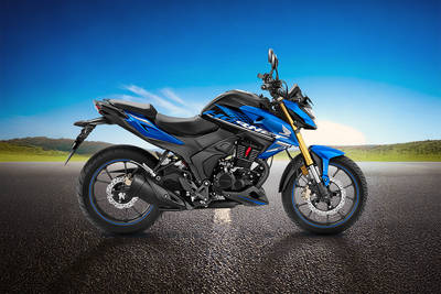 Honda Hornet 2.0 Right Side View