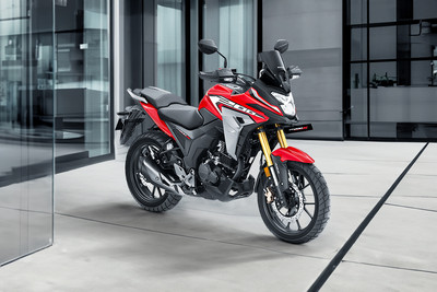 Honda CB200X Front Right Quarter View
