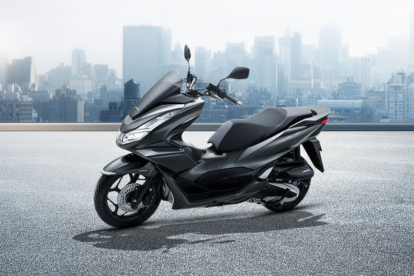 Honda PCX160 Front Left Quarter View Honda PCX160 Front Left Quarter View