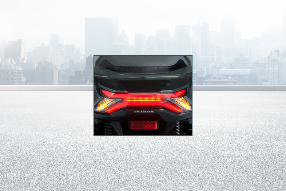 Honda PCX160 image 8