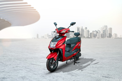 हॉप इलेक्ट्रिक एलवाईएफ Front Left Quarter View