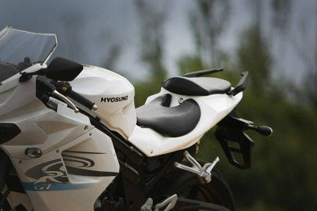 Hyosung 1000cc bike price hotsell