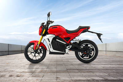 JHEV Delta V6 बाएं ओर का दृश्य
