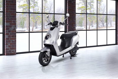 Joy e-bike Glob Front Left Quarter View