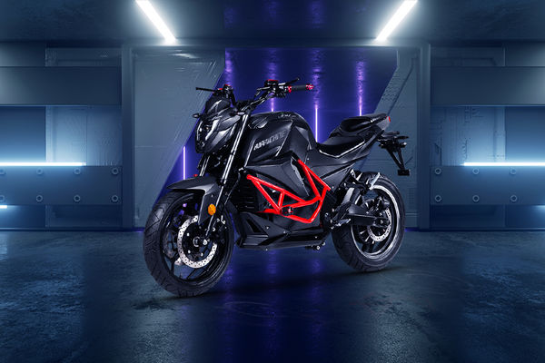 Joy e-bike Hurricane Front Left Quarter View