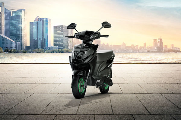 Kabira Mobility Aetos 100 Front Left Quarter View Kabira Mobility Aetos 100 Front Left Quarter View