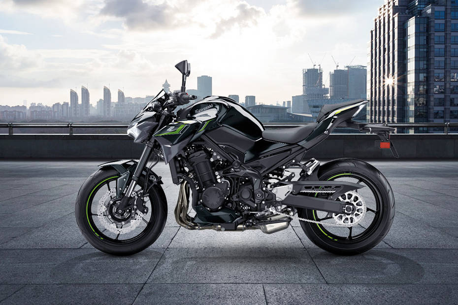 Kawasaki Z900 Left Side View