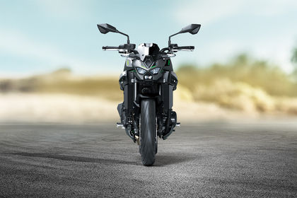 Kawasaki Z900 (2020-2025) Front View