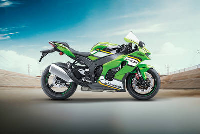 Kawasaki Ninja ZX-10R दाईं ओर का दृश्य