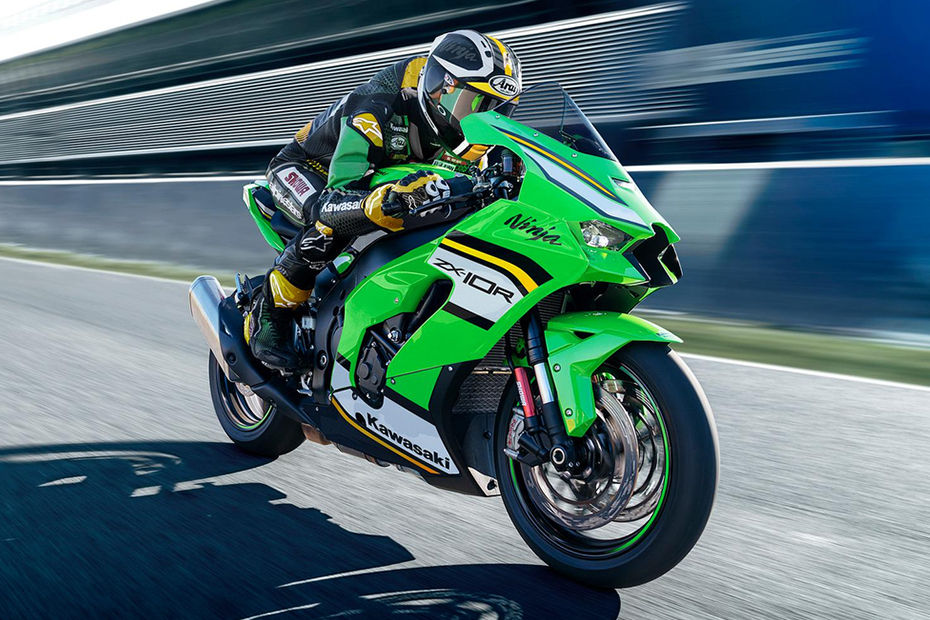 かなけい Kawasaki Ninja ZX-10R Riding: Front Right Quarter View Image